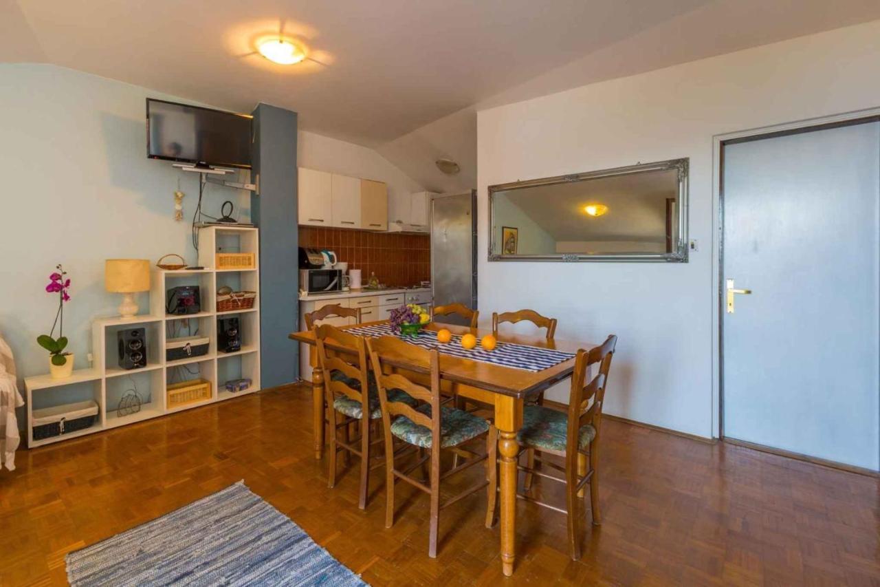 Apartment In Crikvenica 5600 Eksteriør billede